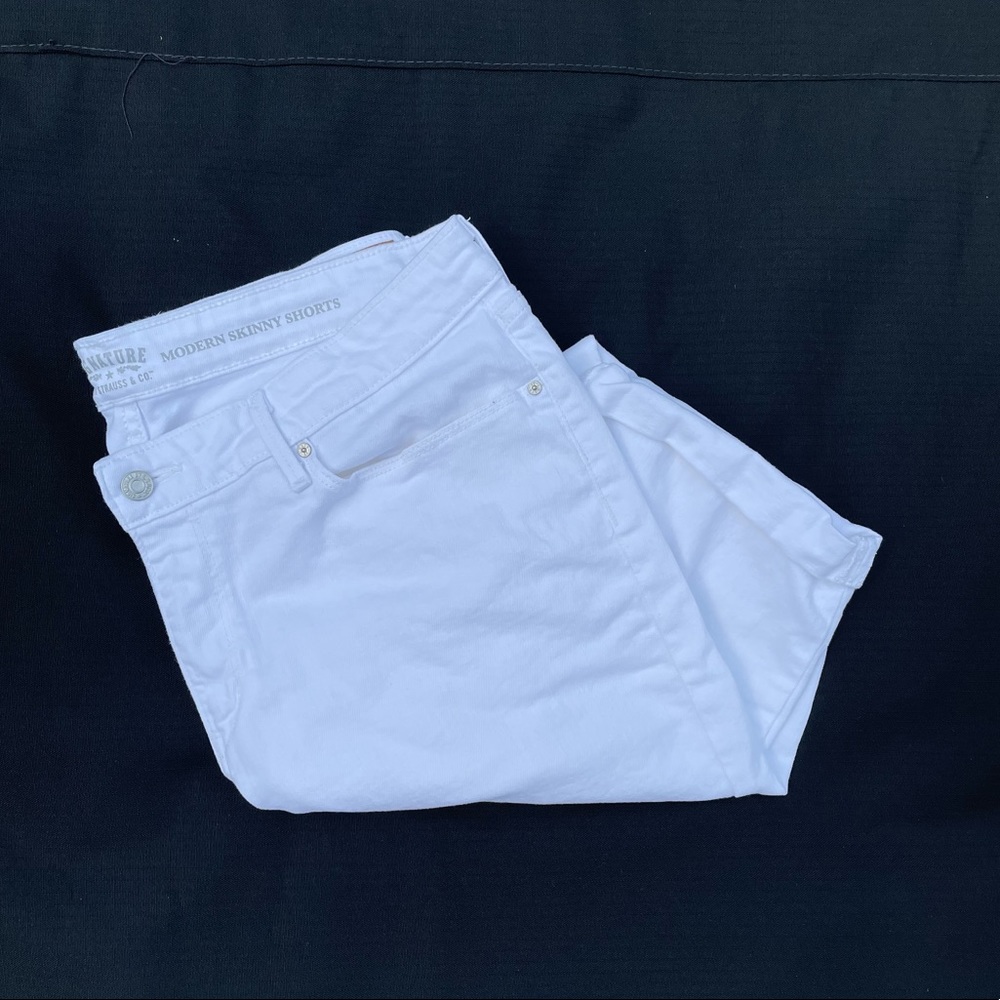 White Levi’s